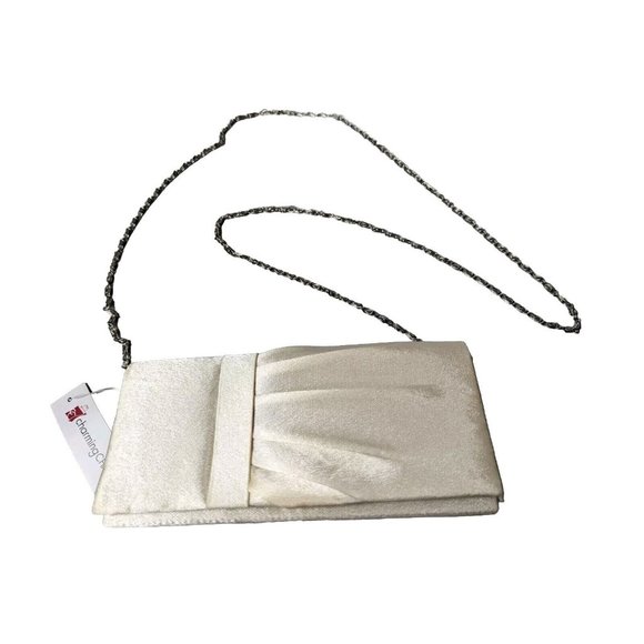 Charming Charlie‎ Cream Quilted Purse Clutch Wristlet Silver Chain Shoulder New - Picture 2 of 9